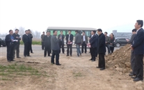 2013��3��23��������������ί�������������˴���Э�Ĵ�����쵼�Գ��乫˾���������Ŀ��������Ӳ��� �Ӳ�������³־�����Ϊ�׵��쵼���Ӷ���Ȼ�����������Ŀ�����ֳ��������ڹ����ֳ�����Ŀ������ָ�ӳ��Ź������ζԱ���Ŀ����������н�������������ϸ������Ŀ������ȡ��ʽ�Ͷ�롢ׯ����Ϸȼ����˾������