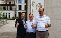 �����ҷ���ί��ϯ���������͡�����԰��