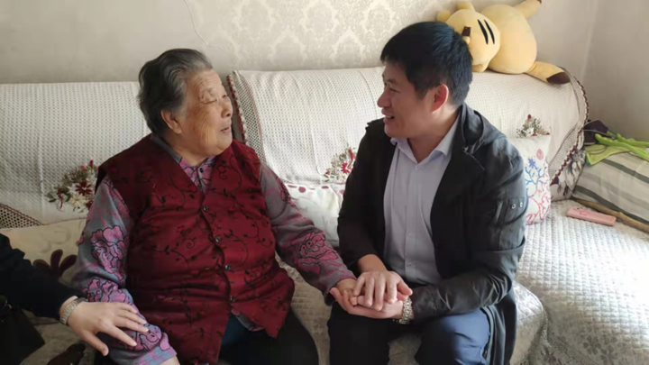 正定公司慰问老人 正定公司慰问老人