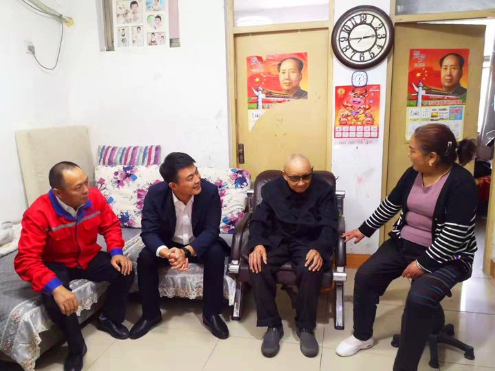 金乡公司慰问老人 金乡公司慰问老人